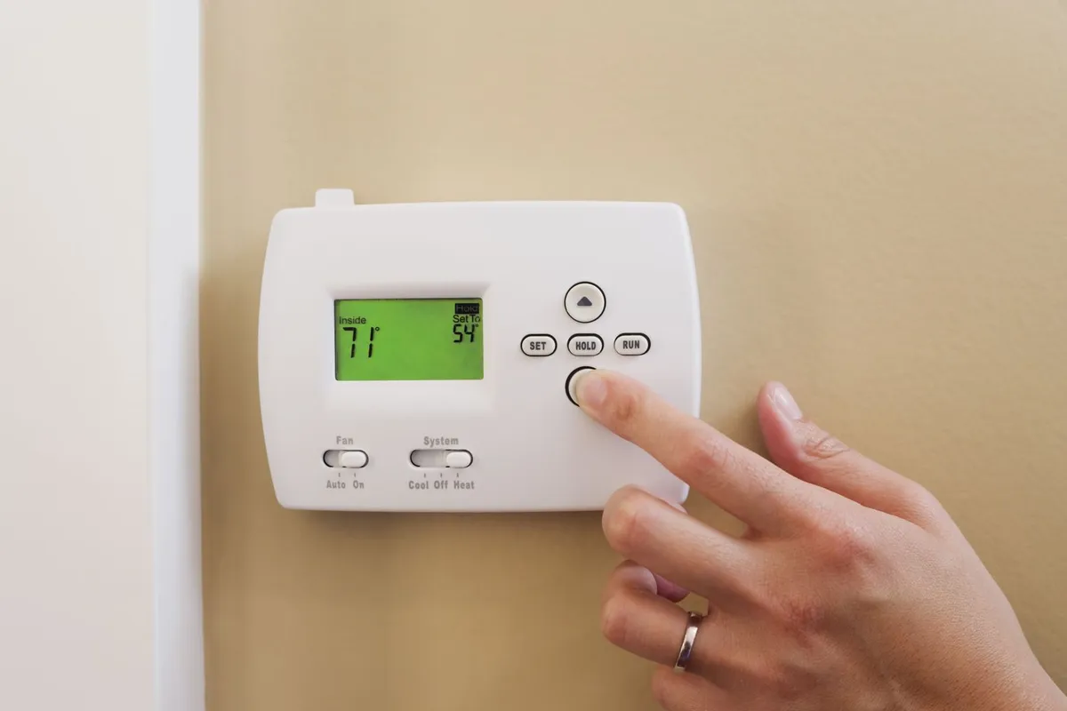 Energie besparen thuis: zo stel je je thermostaat slim in