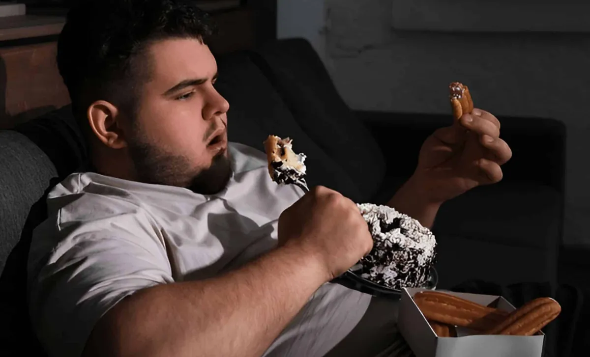 Een onverwachte wending in Nates leven: van bankhanger naar held in een grot