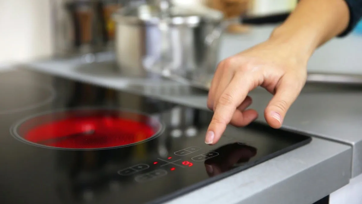 Overgestapt op inductie: gemengde reacties bij een drukbezette moeder